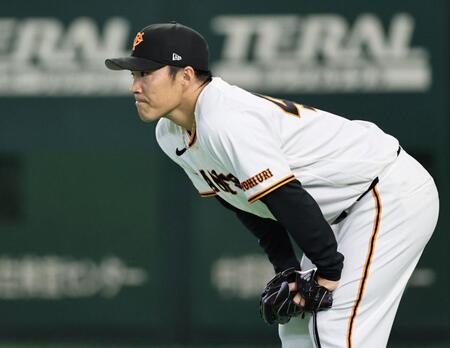 ４回、高寺に適時打を許す則本（撮影・田中太一）