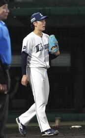 　１０回、楽天・武藤に勝ち越し打を許した西武・篠原