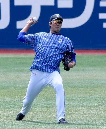 キャッチボールする藤浪（撮影・佐藤厚）