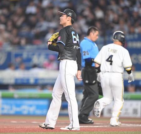 ３回、森友（後方）に同点の右越え２ランを打たれた広池（撮影・開出牧）