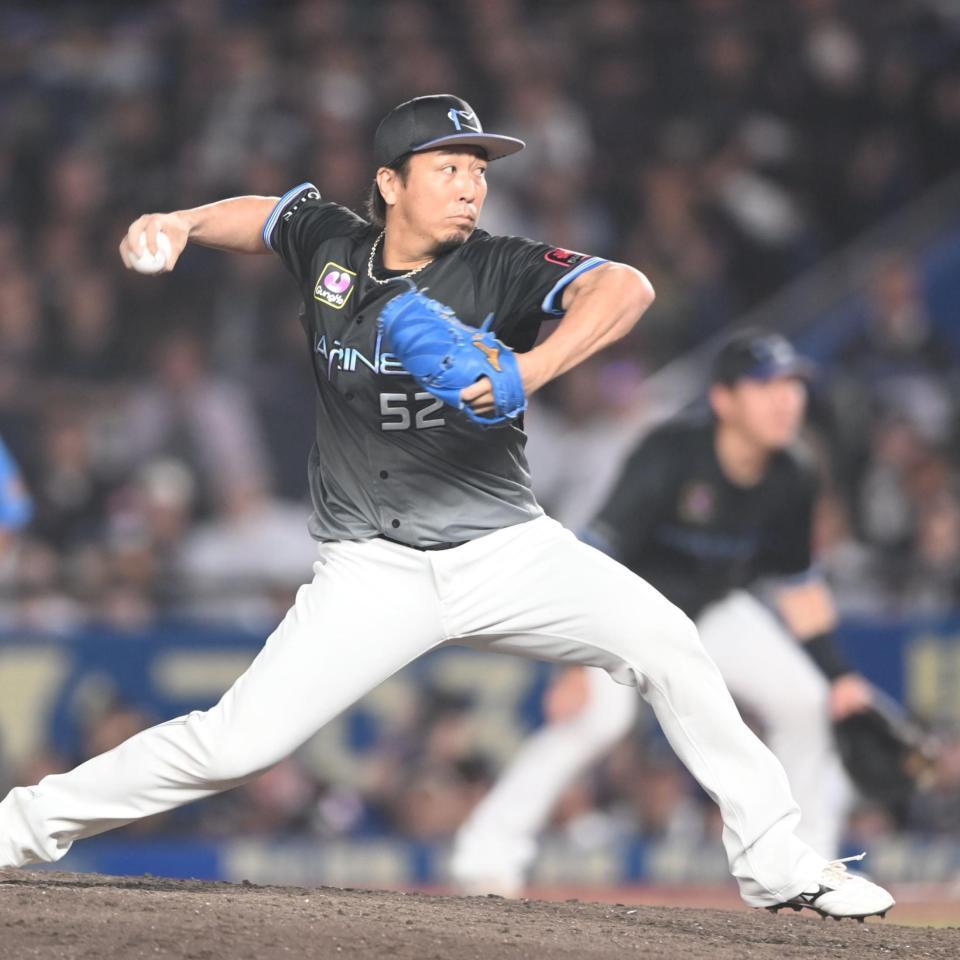 ９回途中から登板し気迫の投球を見せる益田（撮影・開出牧）
