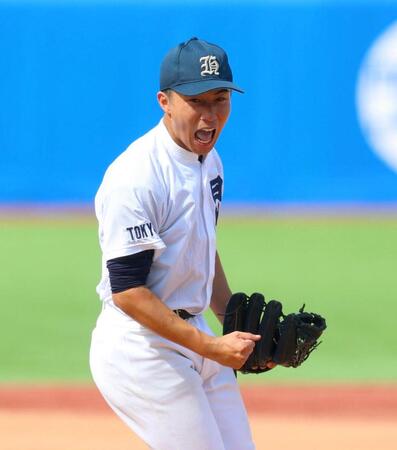 １回を投げ終え吠える日比谷・松井佑樹（撮影・石井剣太郎）
