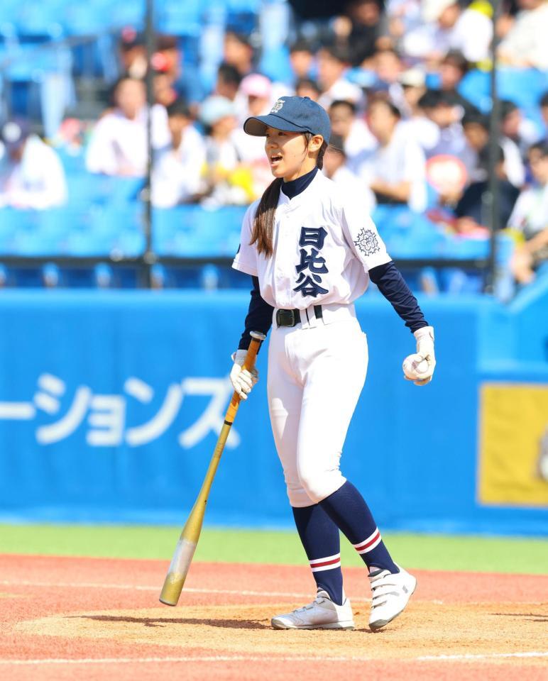 ノッカーを務めた日比谷・野上杏（撮影・石井剣太郎）