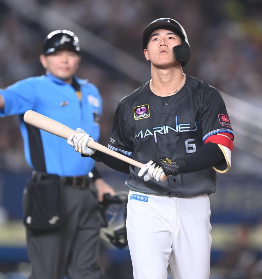 ５回、一邪飛に倒れた西川（撮影・開出牧）