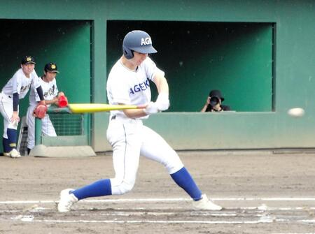 エイジェック高等学院・西村は七回無死一、二塁の好機に中飛に倒れる