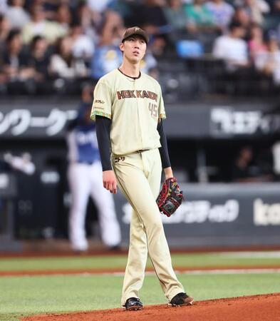 ４回、林に２打席連発のソロを浴び、ぼうぜんとする福島（撮影・中島達哉）