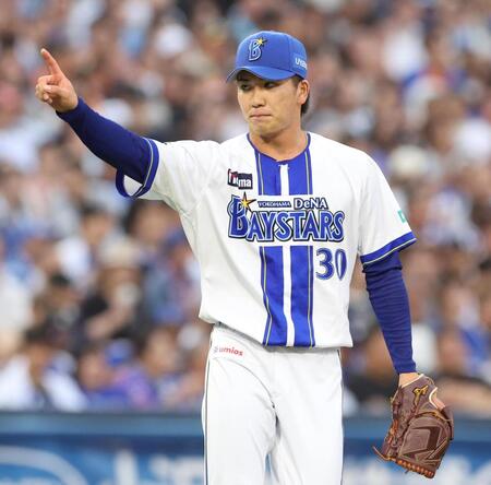 １回、キャベッジを右飛に打ち取った先発の篠木