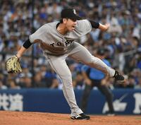 ＤｅＮＡ打線を相手に力投する井上（撮影・佐藤厚）