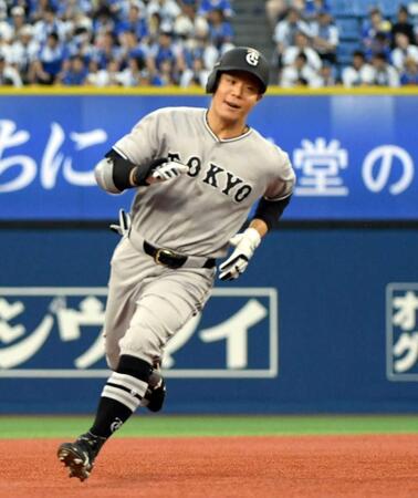 　１回、満塁弾を放ち、全力疾走する佐々木（撮影・佐藤厚）