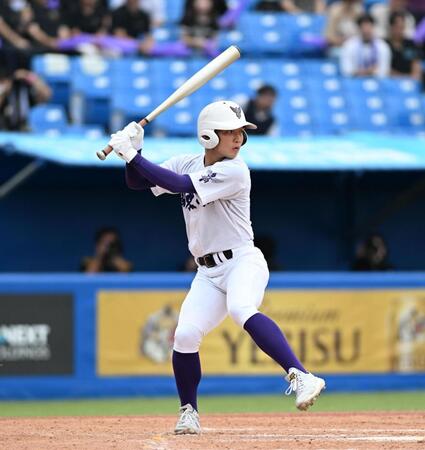 ４回、代打で出場した関東第一・大村魁星（撮影・堀内翔）