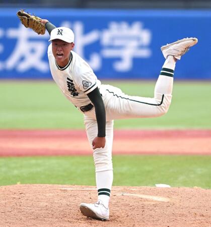 ５回途中から２番手として登板した二松学舎大付・小高稜真（撮影・堀内翔）