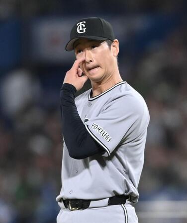 ７回、サンタナに勝ち越しの左前適時打を打たれた中川（撮影・開出牧）