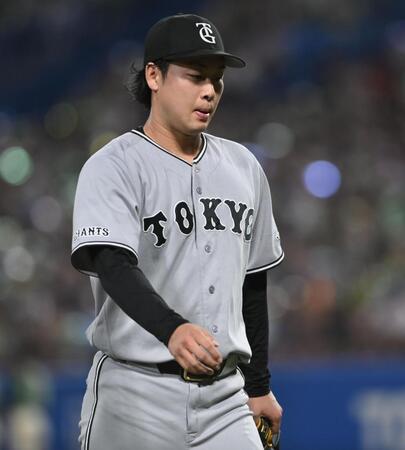 ヤクルト打線に捕まり６回途中で降板した山崎（撮影・開出牧）