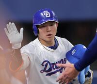 ４回、ソロを放ち生還する村松（撮影・西田忠信）