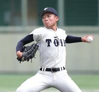 １回、力投する先発投手の大阪桐蔭・小川蒼介（撮影・中田匡峻）
