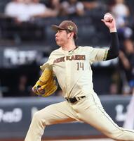 ソフトバンク戦に先発する加藤（撮影・中島達哉）