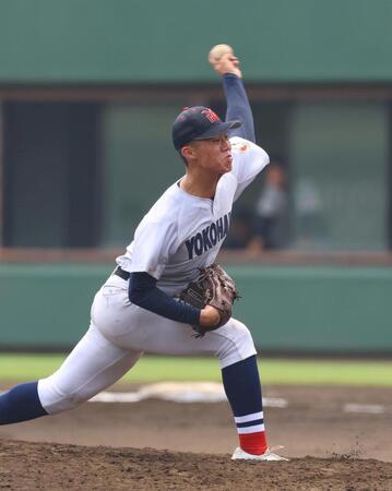 先発し力投する横浜・小林鉄三郎（撮影・石井剣太郎）