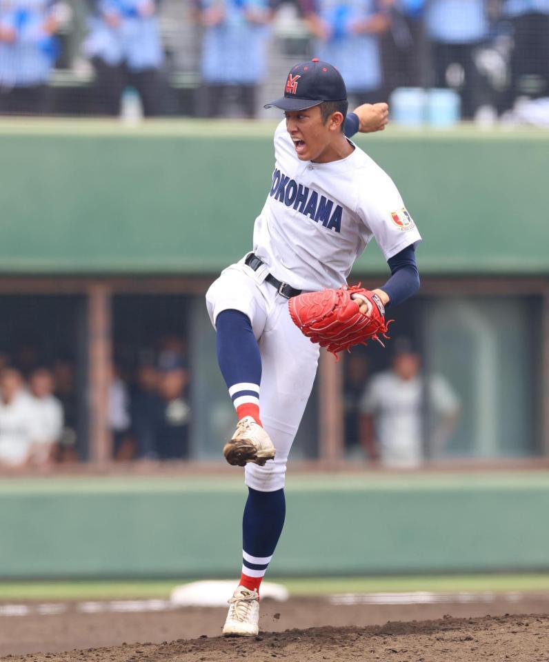 力投する横浜・織田翔希（撮影・石井剣太郎）