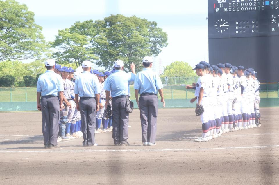 対戦した社（右）と須磨翔風