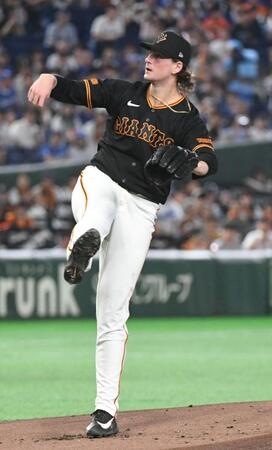 中日打線に立ち向かう巨人・フォレスト・ウィットリー＝東京ドーム（撮影・佐藤厚）