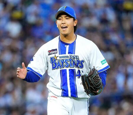 ４回、２死二塁のピンチを切り抜け声を上げる深沢。プロ初完封で２勝目を挙げた