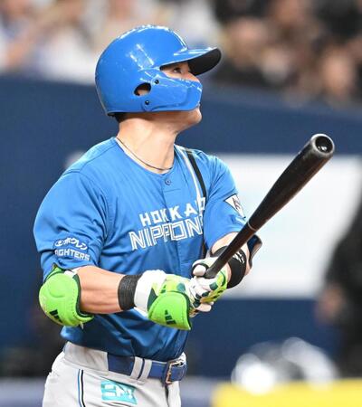 １回、先制２ランを放つ清宮幸（撮影・高部洋祐）