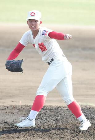 先発で力投を見せた智弁学園・杉本真滉だったが…（撮影・坂部計介）