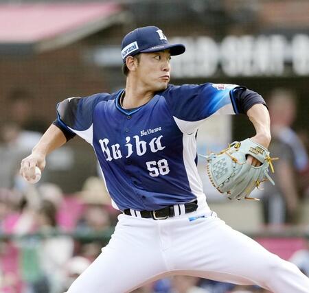 　３回から登板し、６年ぶりの白星を挙げた中村祐
