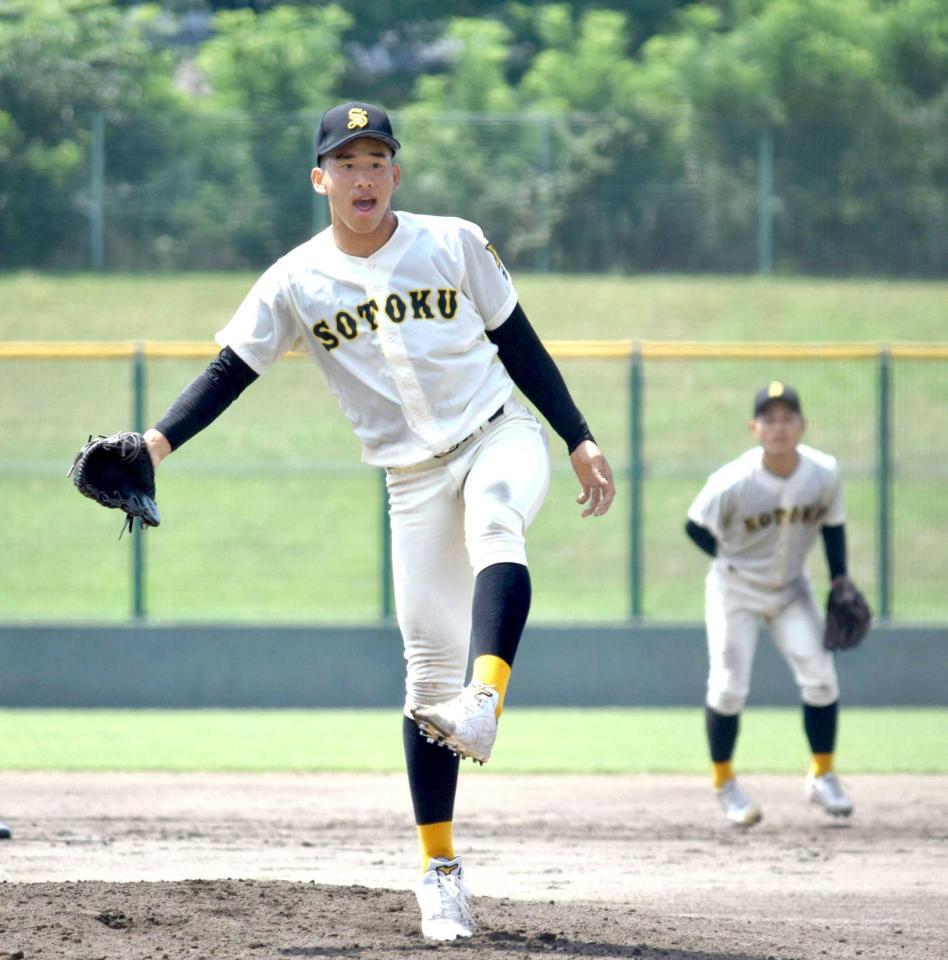 ７回、三振を奪い、雄たけびをあげる崇徳・徳丸（撮影・高橋涼太朗）