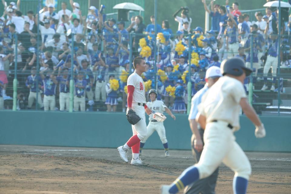 ７回、堤に同点となる本塁打を許した杉本