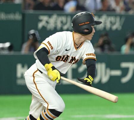 ２回、浦田が中前に適時打を放つ