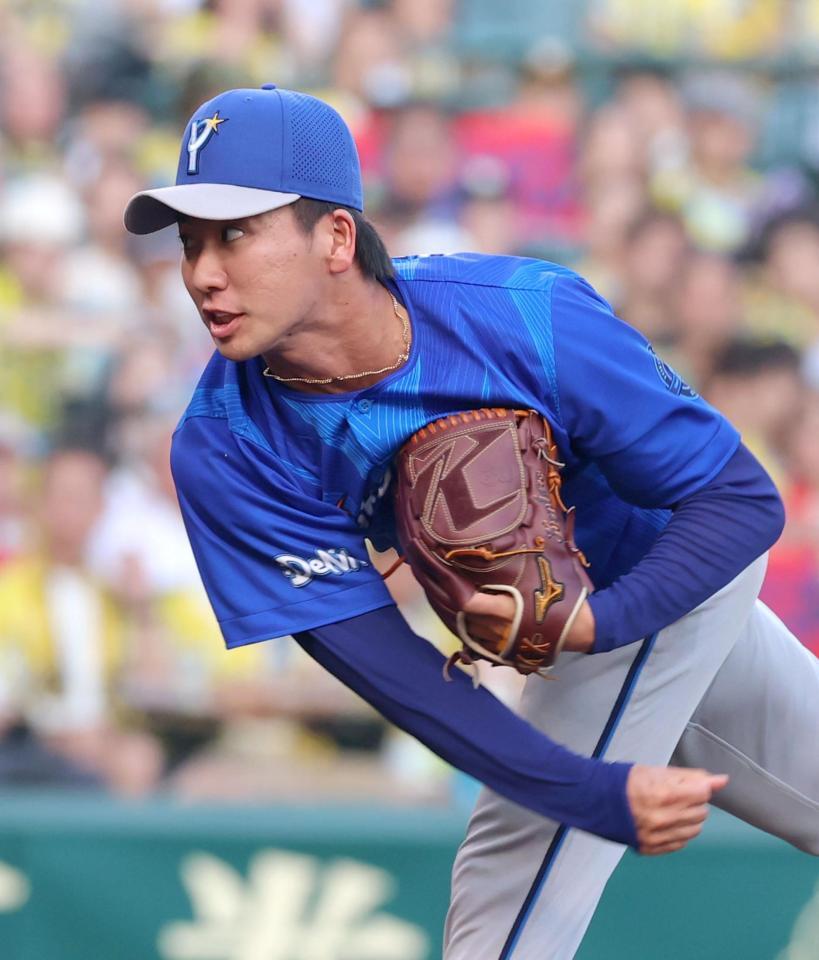阪神打線を相手に力投する篠木（撮影・立川洋一郎）