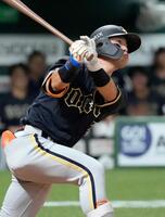 　５回、杉沢が右越えに勝ち越しソロを放つ