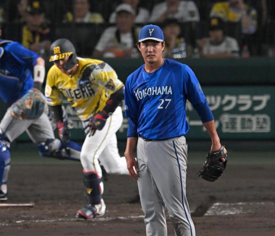 ５回、大山を打ち取る藤浪（撮影・飯室逸平）