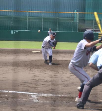 ３番手で登板した前田
