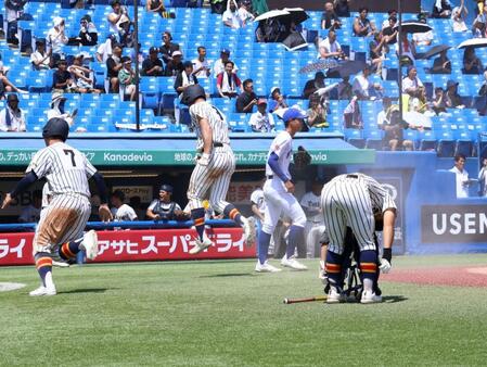 同点に追いつき大ジャンプを見せる帝京・目代