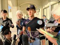 高岡第一・前田は試合後、目に涙をためて取材に応じる