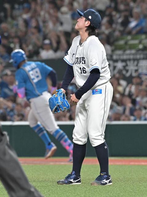 ４回、レイエスに２点本塁打を打たれた隅田（撮影・持木克友）