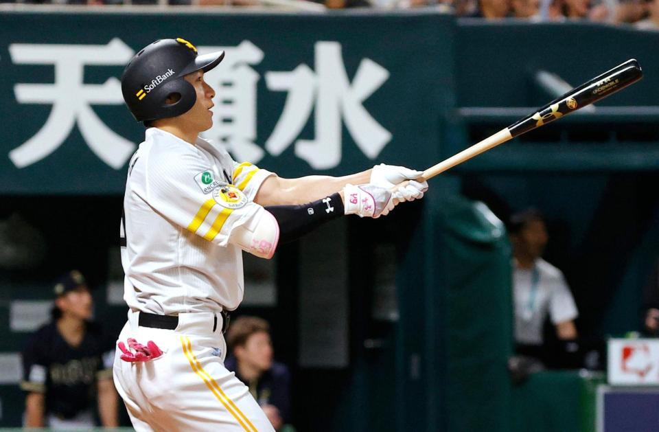 ９回、代打柳田が中越えにサヨナラ打を放つ