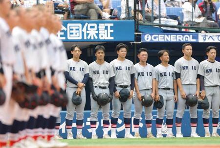 横浜に敗れた慶応ナイン（撮影・吉澤敬太）