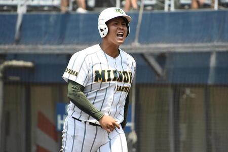 ７回、生還し喜ぶ、箕面学園・園田大登