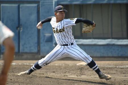 先発し力投する、東海大大阪仰星・山下琉成