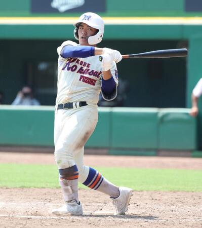 ５回、神戸国際・石原悠資郎は空振り三振に倒れる（撮影・坂部計介）