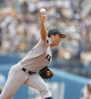 力投する慶応・渡辺（撮影・吉澤敬太）