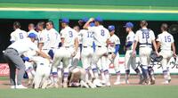 決勝進出ならず、ガックリと引き揚げる神戸国際ナイン（撮影・坂部計介）