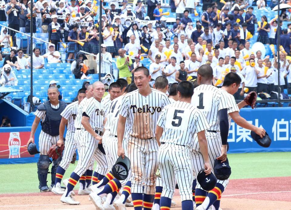 　準決勝に進出を決めた帝京ナイン（撮影・石井美幸）