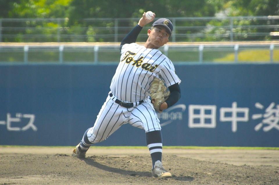 先発し力投する、東海大大阪仰星・山下琉成