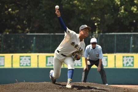 先発し力投する、奈良大付・川端壱心