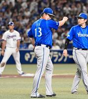 　９回、代打ボスラーに同点三塁打を許す伊勢
