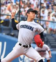 力投する横浜先発の織田（撮影・園田高夫）